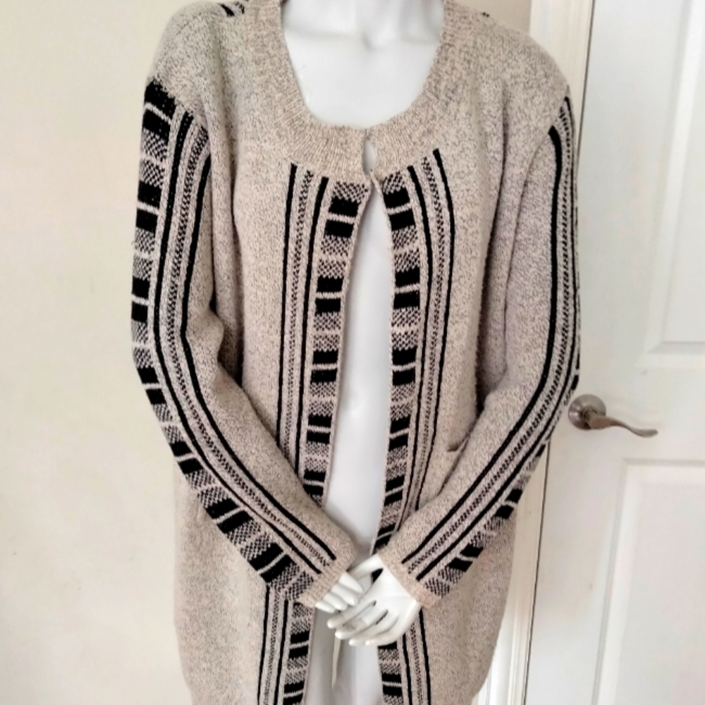 Mia Maddison women's cardigan
